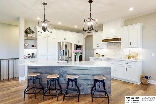 19016 Hazelnut Drive, Gretna, NE 68028