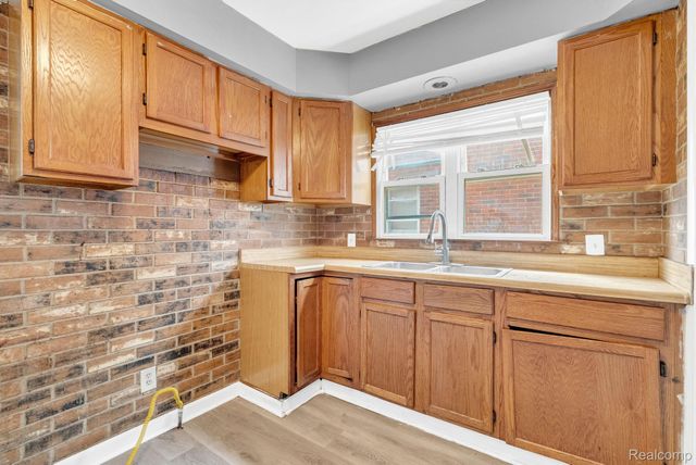 15275 Eastburn Street, Detroit, MI 48205