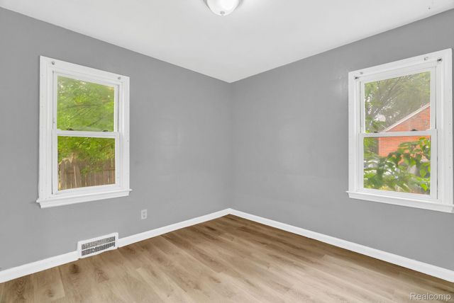 15275 Eastburn Street, Detroit, MI 48205