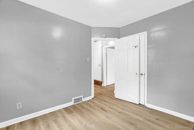 15275 Eastburn Street, Detroit, MI 48205