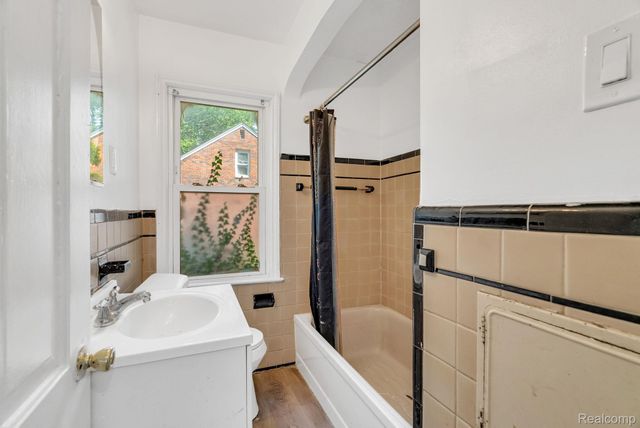 15275 Eastburn Street, Detroit, MI 48205