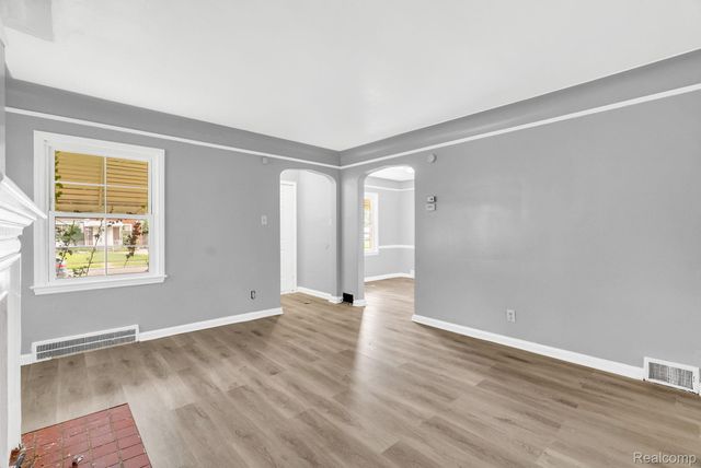 15275 Eastburn Street, Detroit, MI 48205