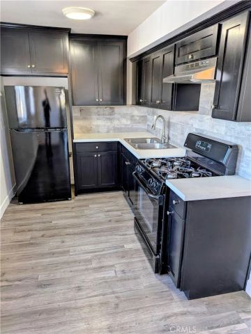 1708 Pine Avenue 14, Long Beach, CA 90813