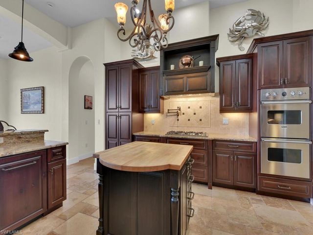 511 SW 53rd TER, Cape Coral, FL 33914