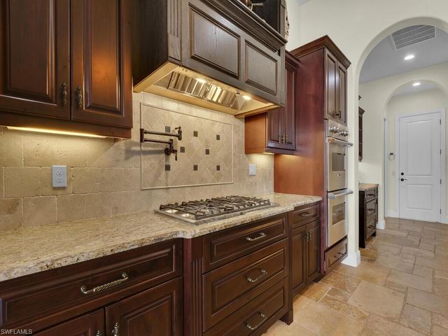 511 SW 53rd TER, Cape Coral, FL 33914