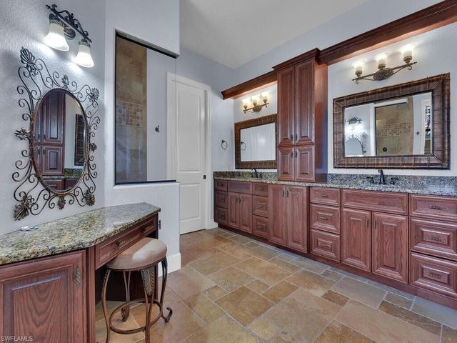 511 SW 53rd TER, Cape Coral, FL 33914