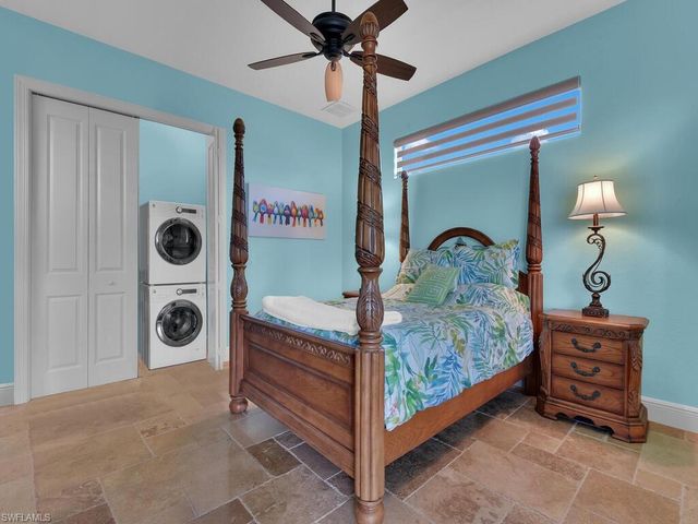 511 SW 53rd TER, Cape Coral, FL 33914