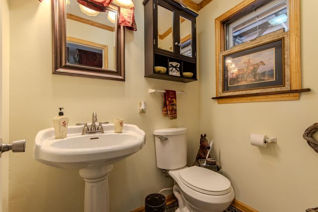 3540 DAMON RD, Michie, TN 38357