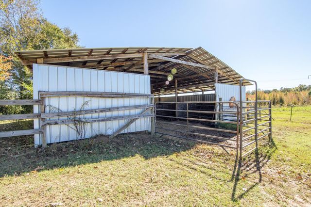 3540 DAMON RD, Michie, TN 38357