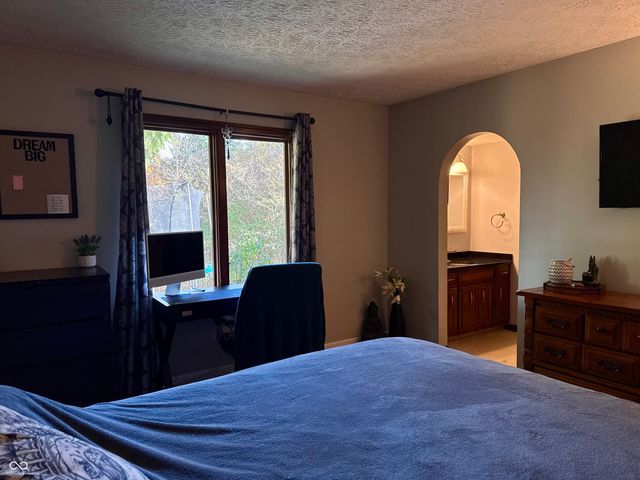 263 Queensway Drive, Avon, IN 46123