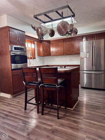 263 Queensway Drive, Avon, IN 46123