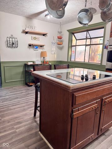 263 Queensway Drive, Avon, IN 46123