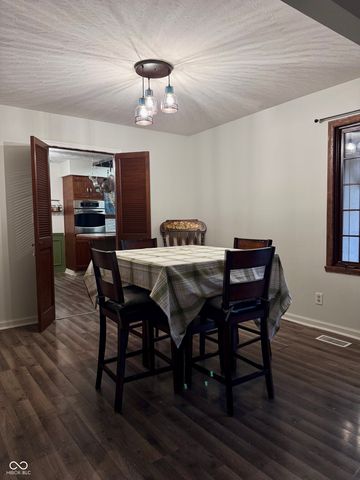 263 Queensway Drive, Avon, IN 46123