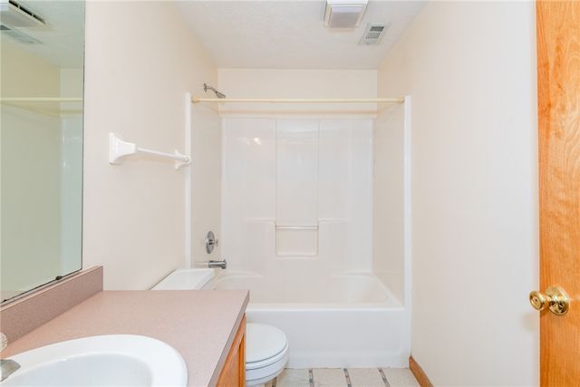 7825 Belle Plain Drive, Huber Heights, OH 45424