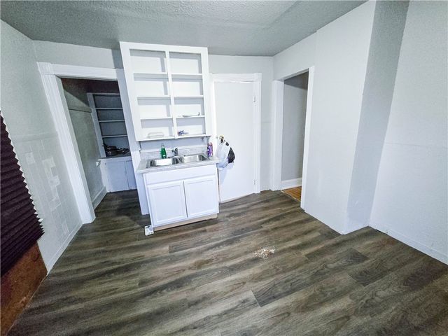 28 5th Street, Rochester, NY 14605