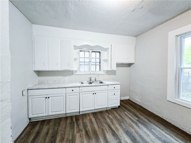 28 5th Street, Rochester, NY 14605