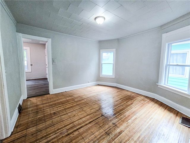 28 5th Street, Rochester, NY 14605