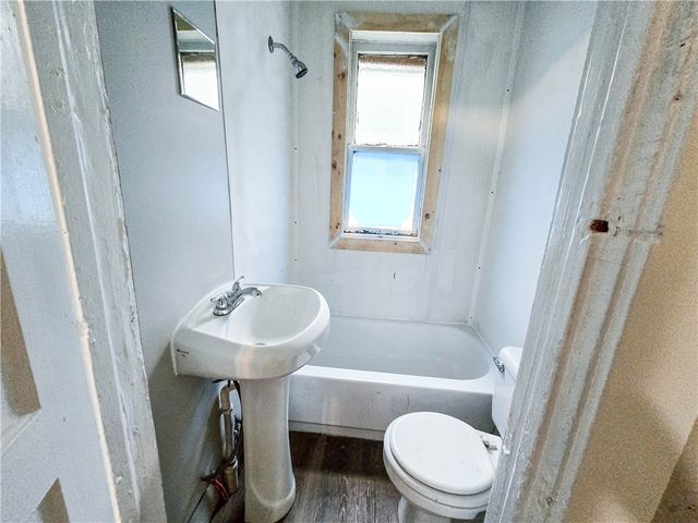 28 5th Street, Rochester, NY 14605