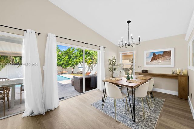 334 SW 194th Ave, Pembroke Pines, FL 33029