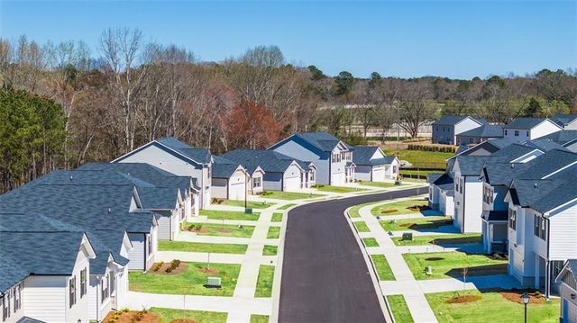 8576 PREAKNESS Pass, Lithonia, GA 30058