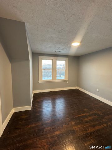 10 Lester Street 3, West Haven, CT 06516