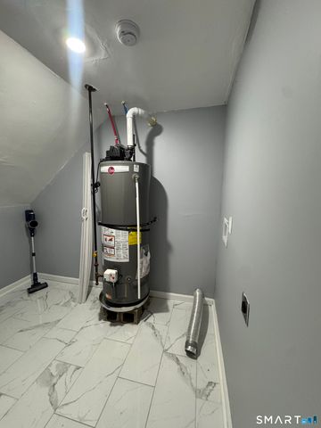 10 Lester Street 3, West Haven, CT 06516