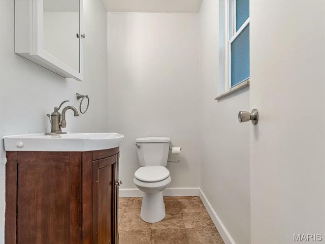 17 Neptune Drive, Belleville, IL 62226