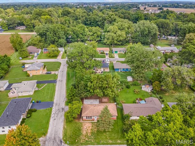 17 Neptune Drive, Belleville, IL 62226
