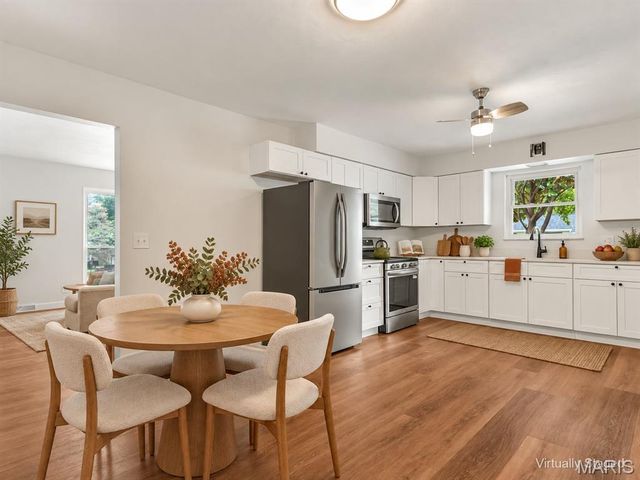 17 Neptune Drive, Belleville, IL 62226