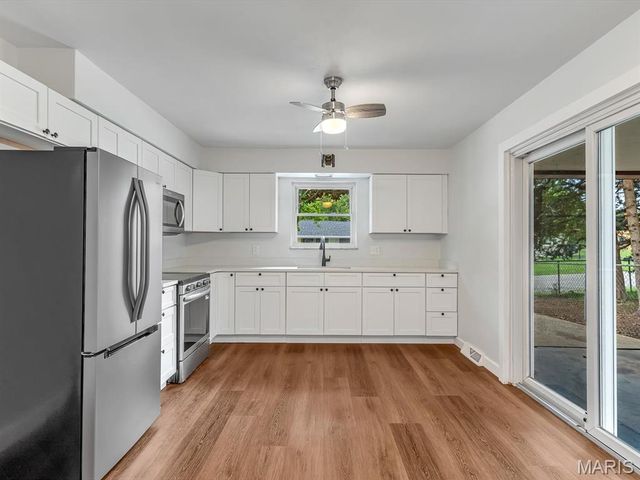 17 Neptune Drive, Belleville, IL 62226