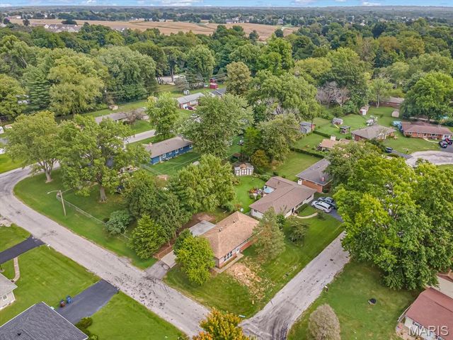 17 Neptune Drive, Belleville, IL 62226
