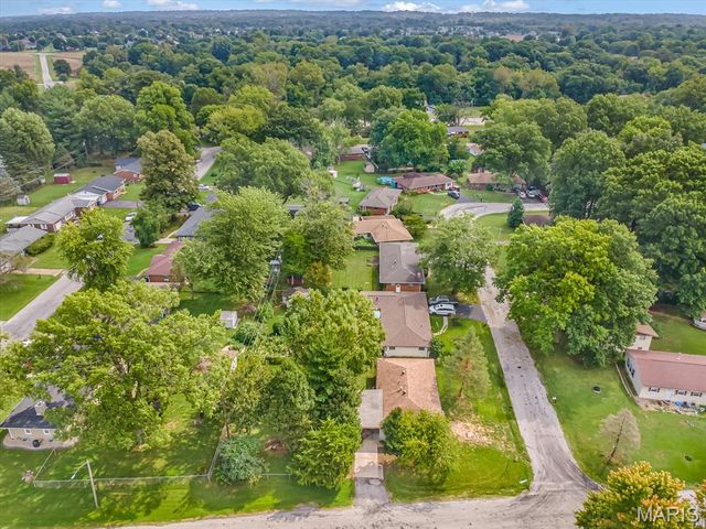 17 Neptune Drive, Belleville, IL 62226