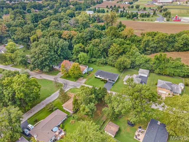 17 Neptune Drive, Belleville, IL 62226