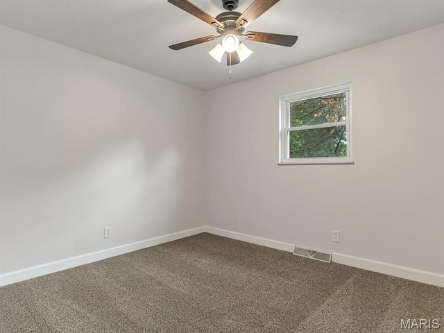 17 Neptune Drive, Belleville, IL 62226