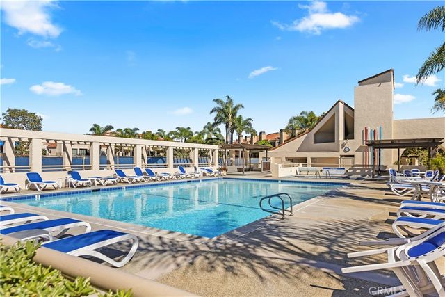 16580 Bordeaux, Huntington Beach, CA 92649