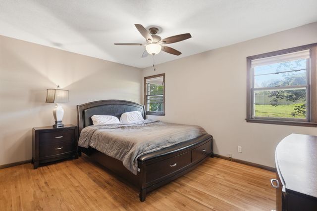 916 Whitney Drive, Apple Valley, MN 55124