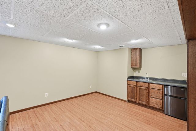 916 Whitney Drive, Apple Valley, MN 55124