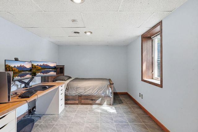 916 Whitney Drive, Apple Valley, MN 55124