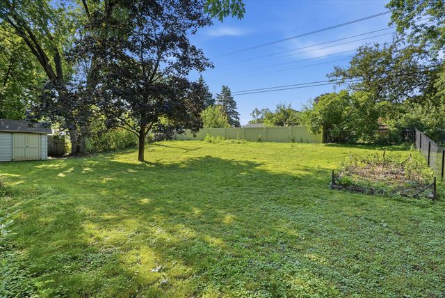 916 Whitney Drive, Apple Valley, MN 55124