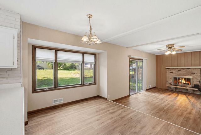 916 Whitney Drive, Apple Valley, MN 55124
