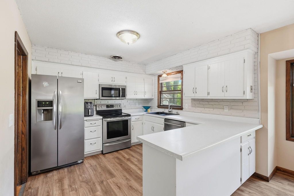 916 Whitney Drive, Apple Valley, MN 55124 — photo 5