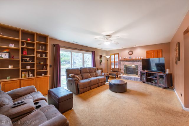 621 Kirkland Drive, Algonquin, IL 60102