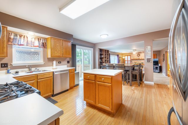 621 Kirkland Drive, Algonquin, IL 60102