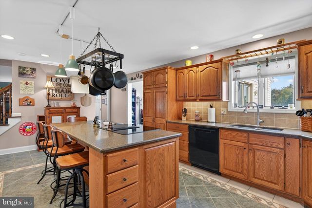 205 CAMBRIDGE DR, Strasburg, PA 17579