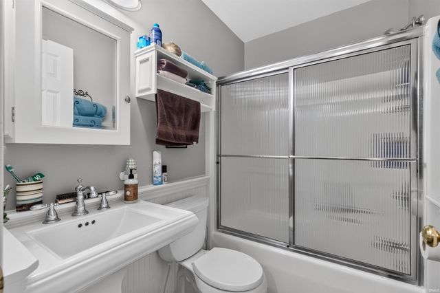 6625 N 270 E, Howe, IN 46746
