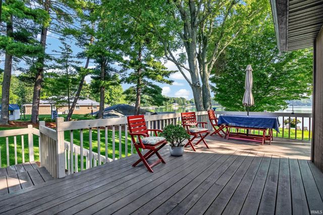 6625 N 270 E, Howe, IN 46746