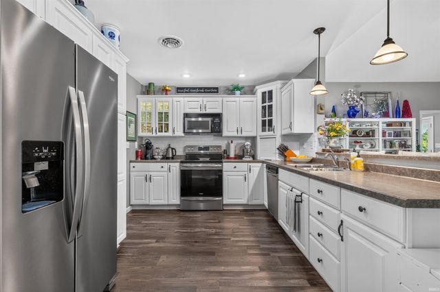 6625 N 270 E, Howe, IN 46746