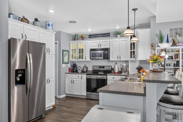 6625 N 270 E, Howe, IN 46746