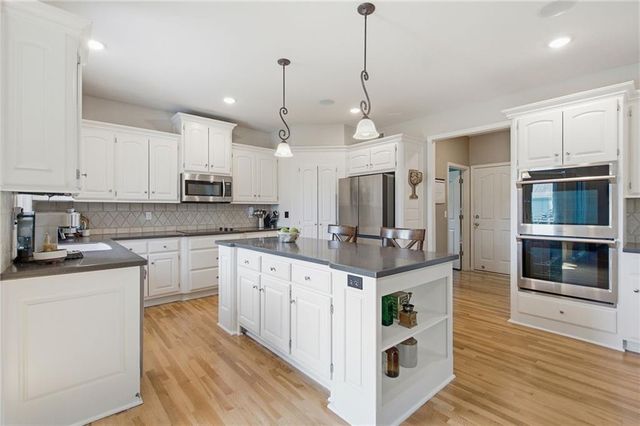 14271 W 156th Terrace, Olathe, KS 66062