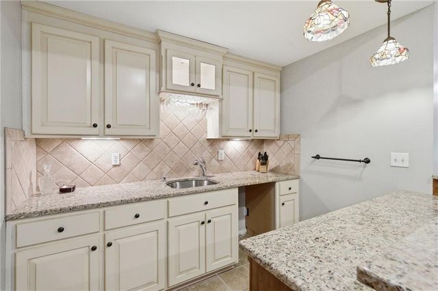 14271 W 156th Terrace, Olathe, KS 66062